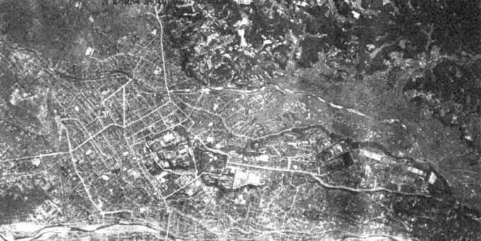 米軍偵察機が1945年6月21日に撮影した金沢市街地野降雨空写真（米国立公文書館保管、工藤氏提供）2018年7月17日「北國新聞」